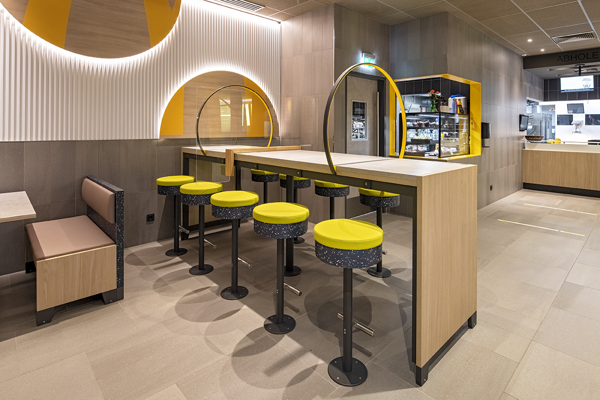 McDonald's LUNA in Wörrstadt - bar stool