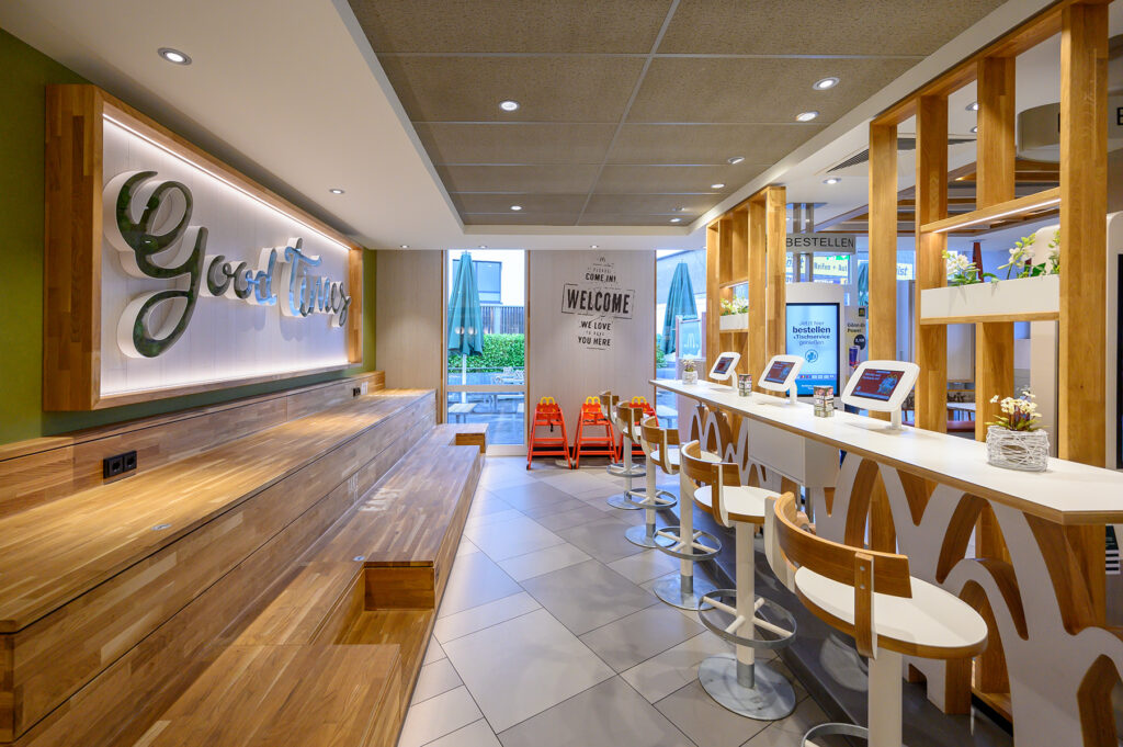 McDonald’s NATURAL INTEGRITY in Velbert - iperfecttouch, bench