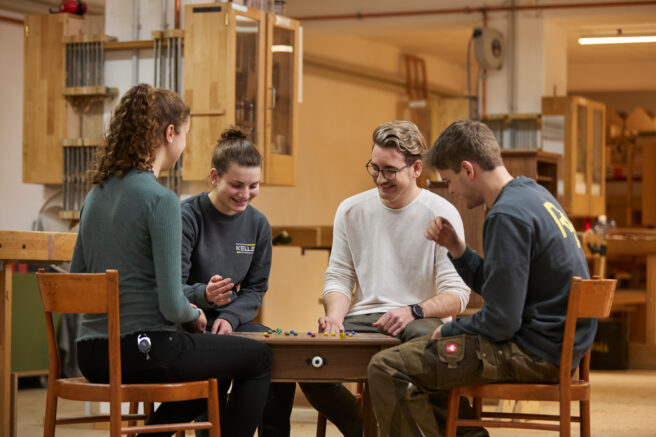 Mensch ärger dich nicht, Team spielt in der Lehrwerkstatt REINHOLD KELLER