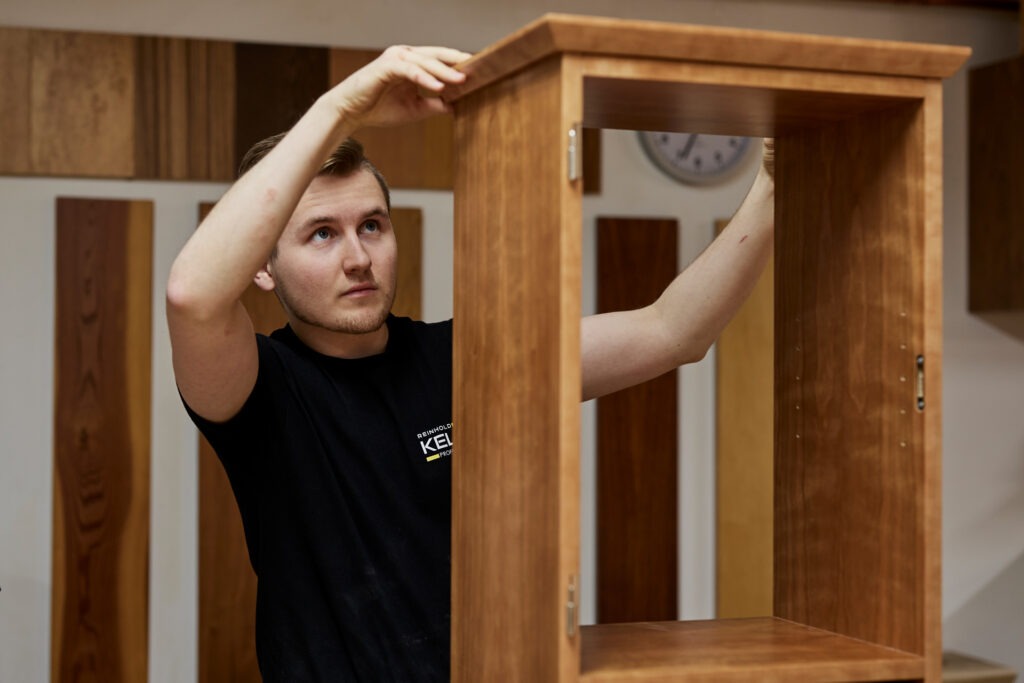 Werkstück Schrank, Lehrwerkstatt Schreinerei, REINHOLD KELLER