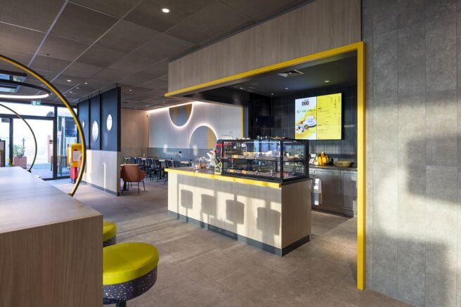 McDonald's LUNA Oberkrämer - McCafé Counter