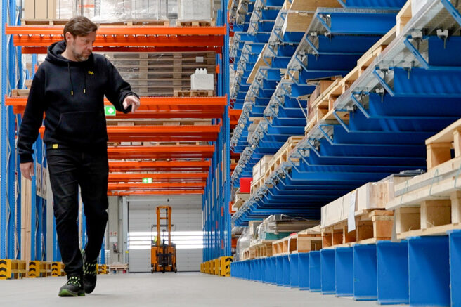 Interview Andy, Logistikhalle, REINHOLD KELLER Group