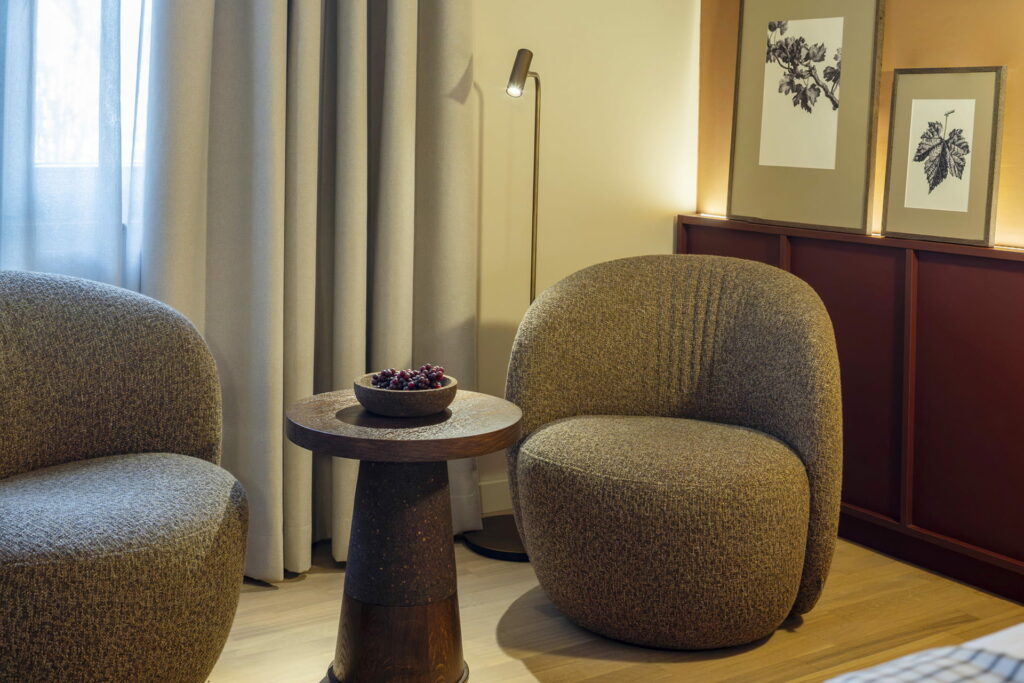 Hotel Zeller in Kahl am Main, Sitzhocker