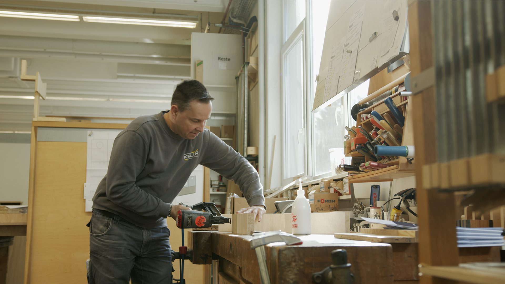 Bench Room, Stapling Machine, REINHOLD KELLER